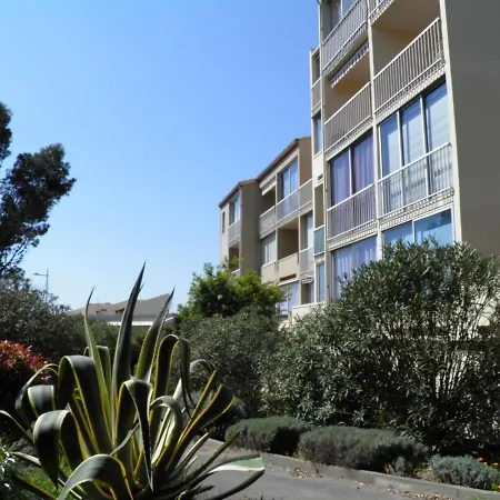 A Avec Terrasse, Parking Et Proche - Fr-1-338-375 * Sète