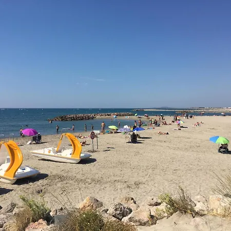 à Avec Terrasse, Parking Et Proche - Fr-1-338-375 * Sète